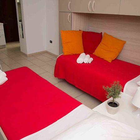Carol House Apartment เนเปิลส์ ภายนอก รูปภาพ