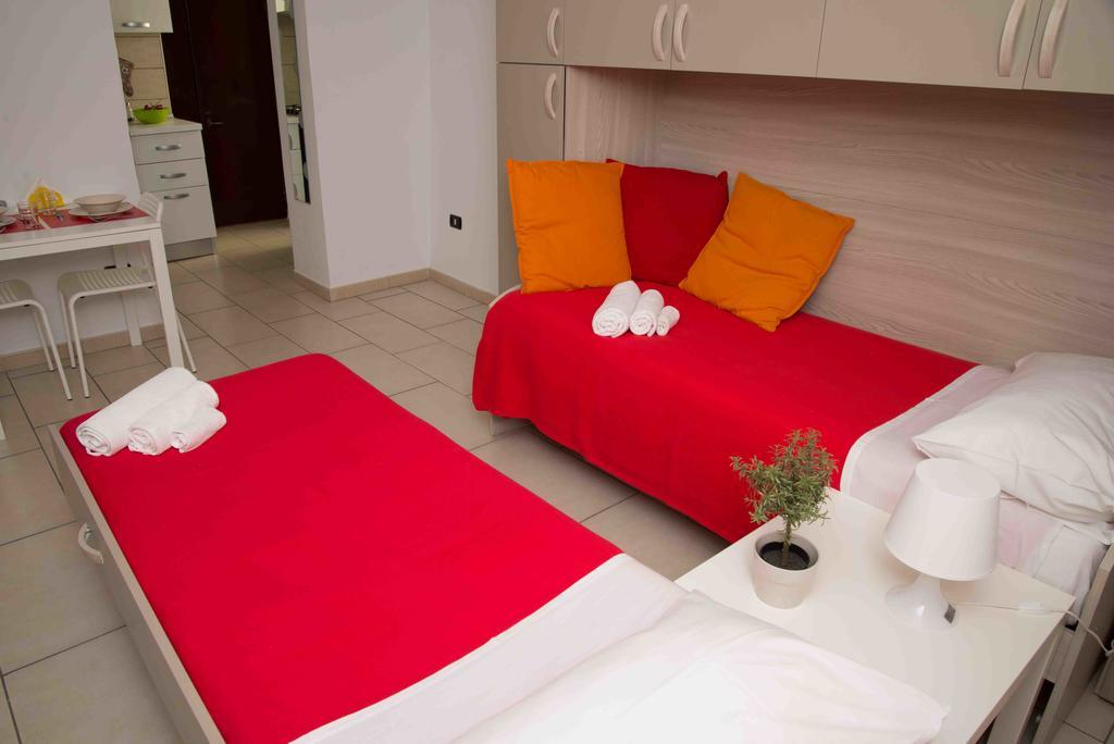 Carol House Apartment เนเปิลส์ ภายนอก รูปภาพ