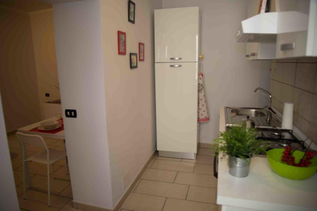 Carol House Apartment เนเปิลส์ ภายนอก รูปภาพ